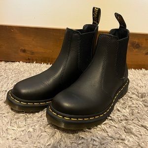 Doc Marten 2976 Chelsea Boots